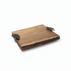 Servierbrett aus Walnuss mit schwarzen Metallgriffen – 32 × 40 cm, 3,5 cm stark